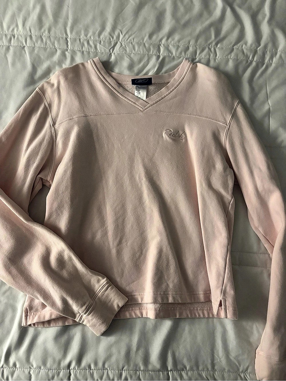 Reebok V-Neck Pullover in Pink Size Medium Like New